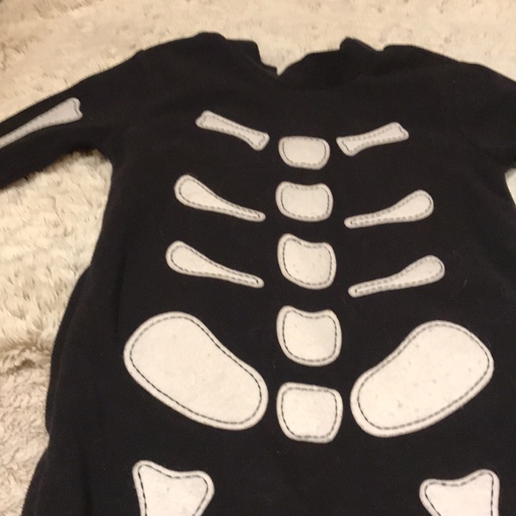Skelton Halloween costume. Never worn. Size 18 Months - Picture 3 of 6